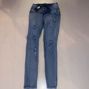 Fashion nova jeans brand new never worn. Original packaging